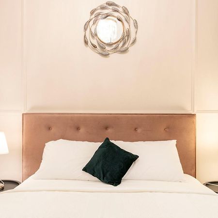 Exclusive Downtown Quentin Residence By Prestige Homes 布达佩斯 外观 照片